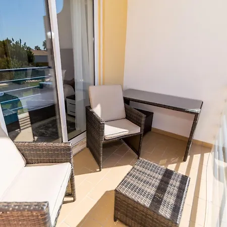 Albufeira Sunny 2 With Pool By Homing Gale (Albufeira)