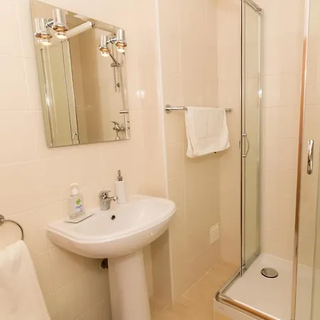 Albufeira Sunny 2 With Pool By Homing Galé